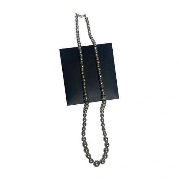 Oster Graduated Silver Beaded Necklace - Picture 3 of 9